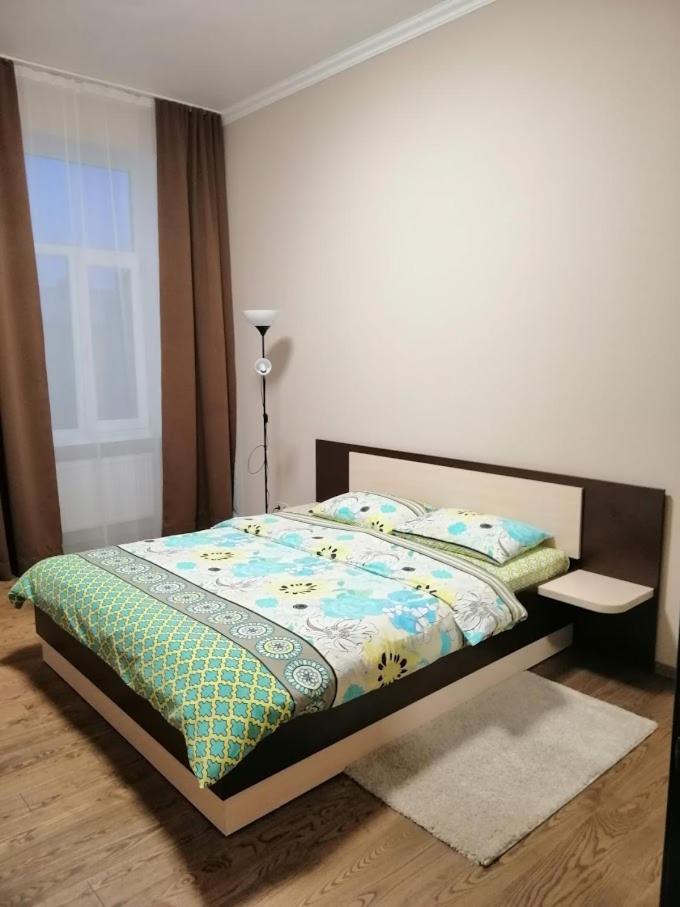 2 Bedrooms Apartment 150M From Opera House リヴィウ エクステリア 写真