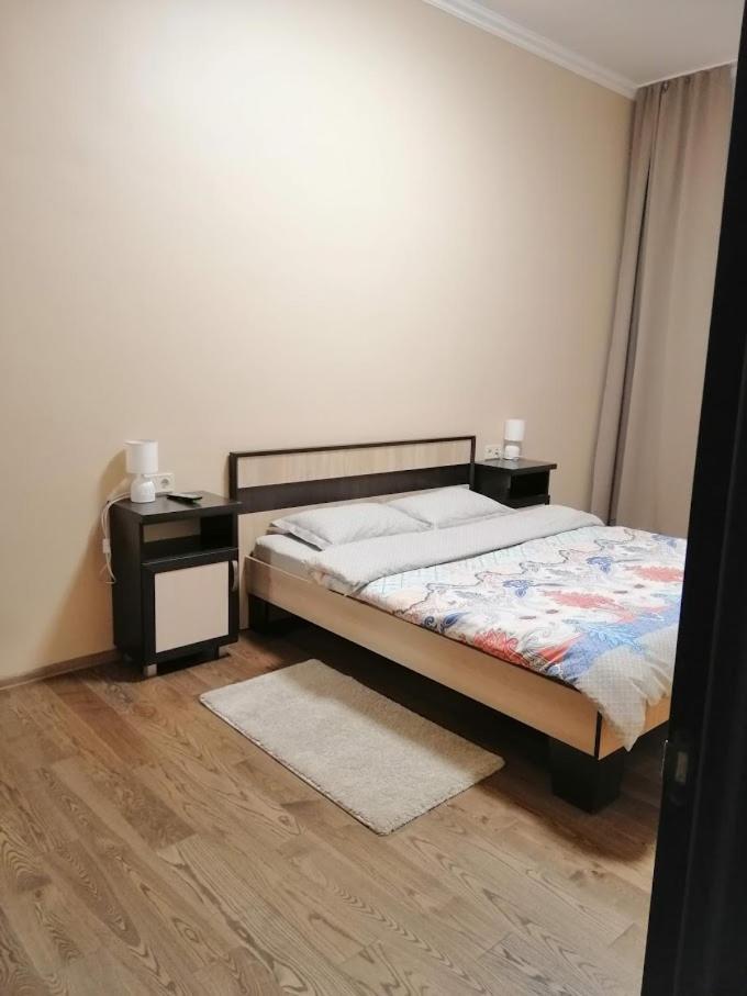 2 Bedrooms Apartment 150M From Opera House リヴィウ エクステリア 写真
